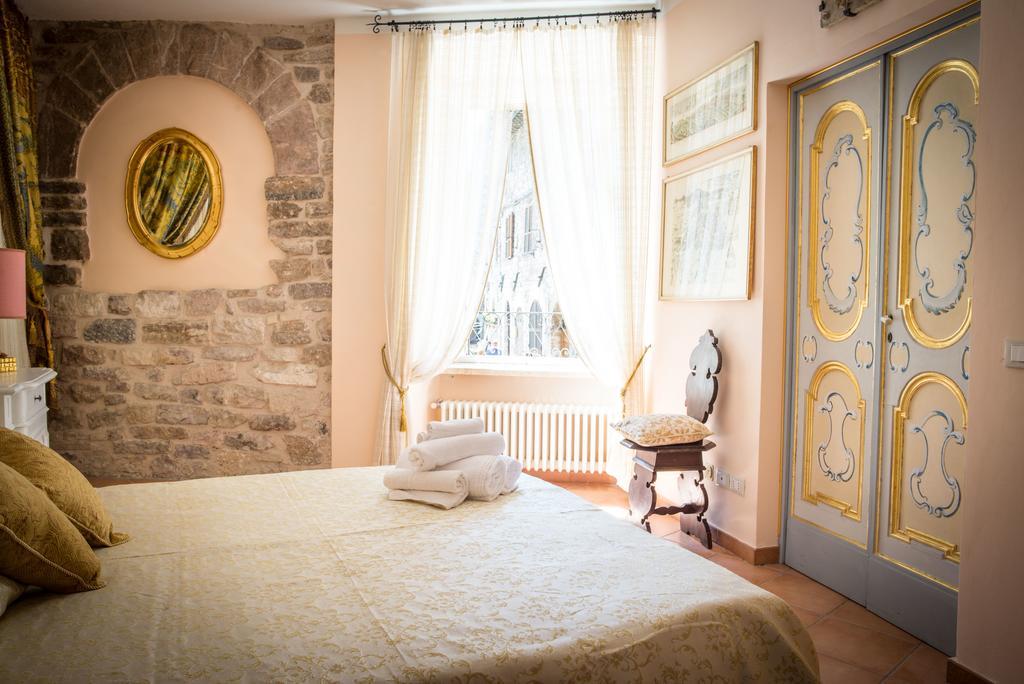 Apartment Assisi Cattedrale Стая снимка