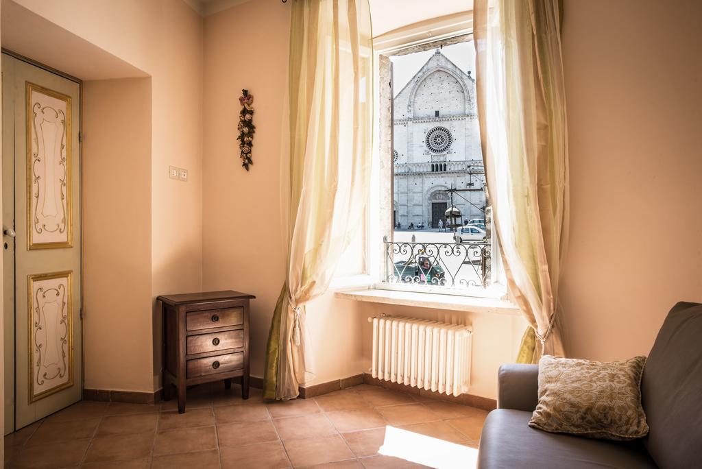 Apartment Assisi Cattedrale Стая снимка