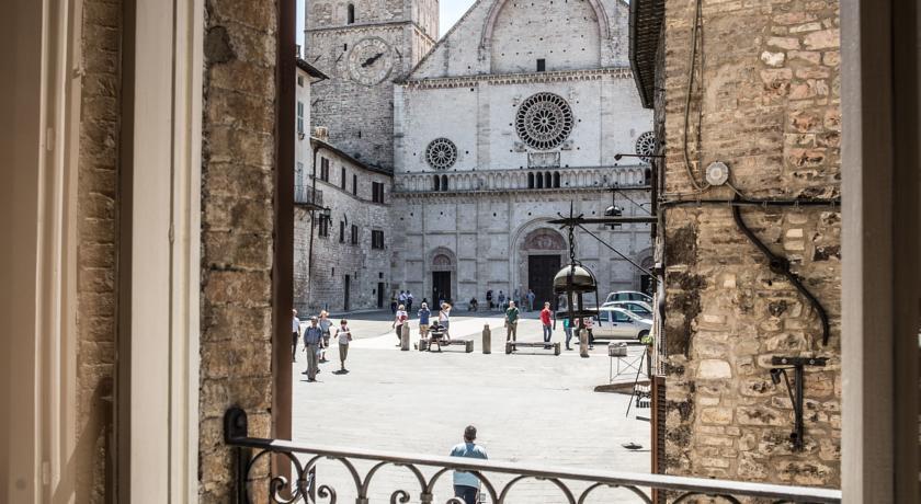 Apartment Assisi Cattedrale Стая снимка
